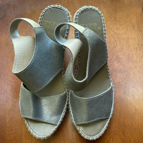 NWOB André Assous Reese Pewter Leather Espadrille Wedge Sandal Women's Size 6 - Picture 7 of 12
